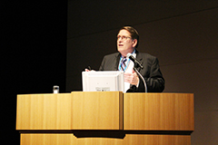 特別講演:Jon C COOK先生「Integrating precision medicine approaches into toxicological assessments throughout drug development」